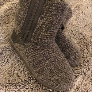 SO- Women’s foldover sweater boots size 7 (used)